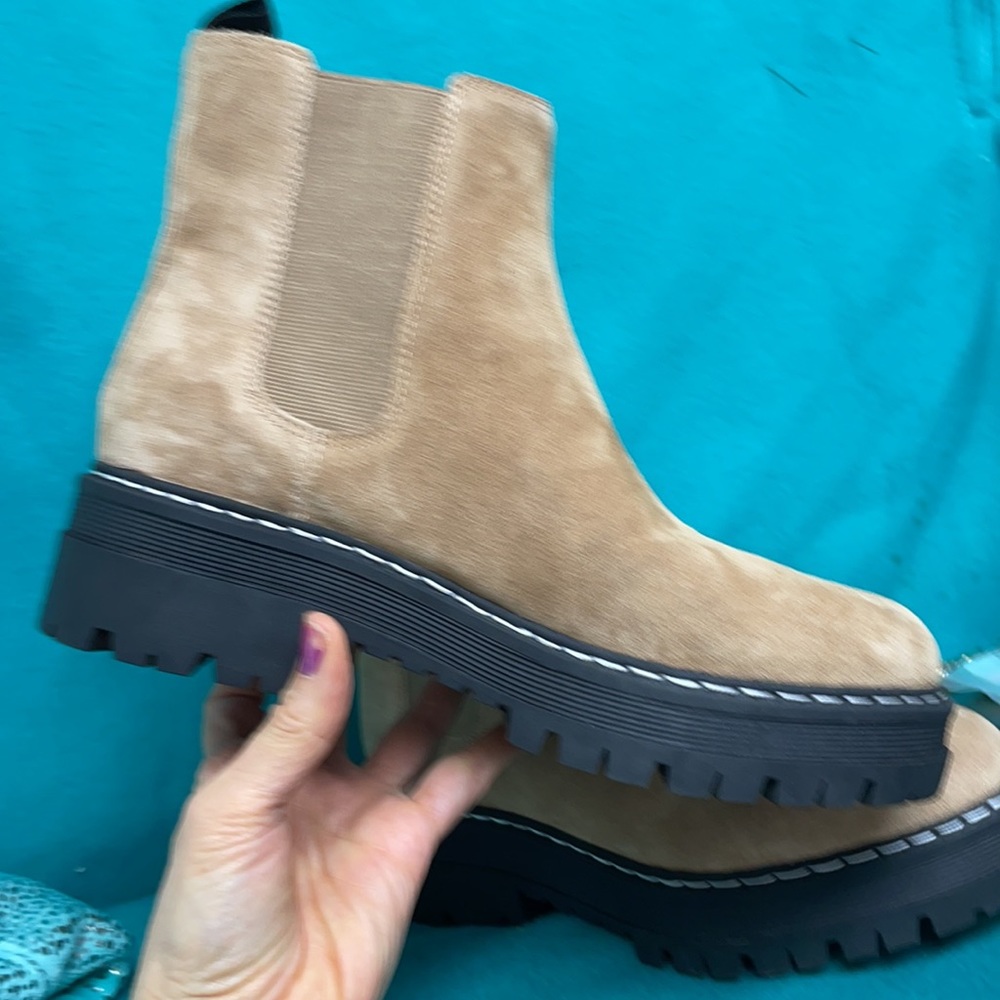 Brand Marc Fisher PADMIA CHELSEA BOOT size 7  new
